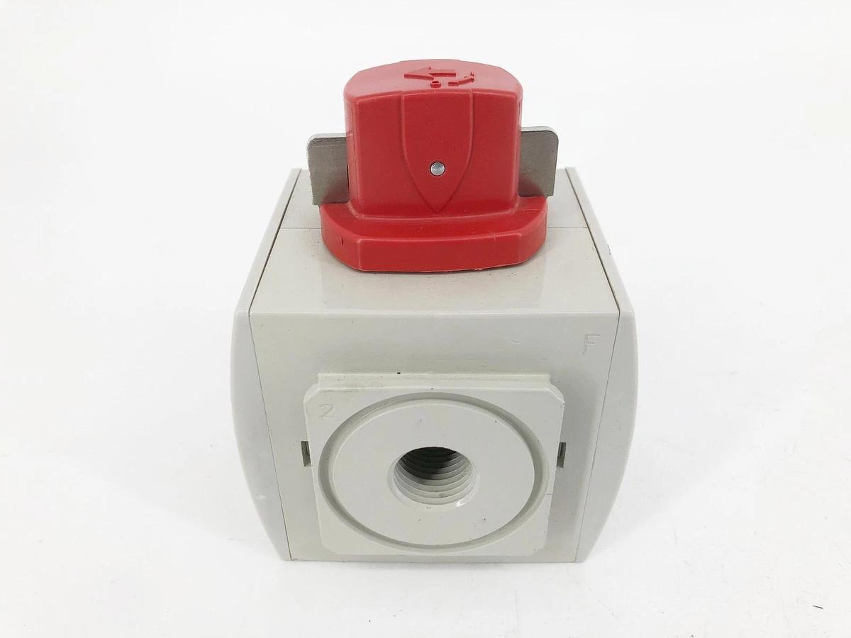 New Aventics 8653A3M040A0000 Shut Off Isolation Valve 1/2" NPTF 3/2 - No Box