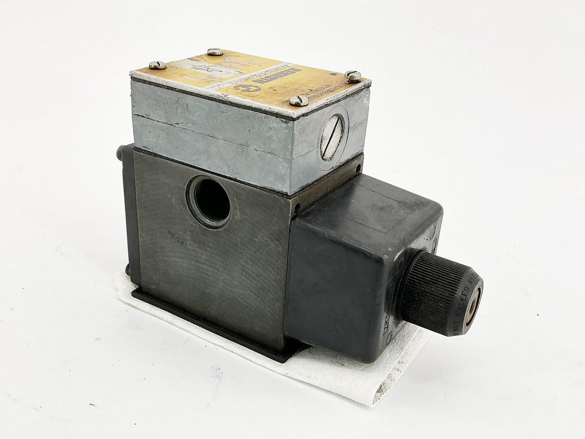 Used Rexroth 4WE10C31/CW110N9DA/V Directional Control Valve 110/120V
