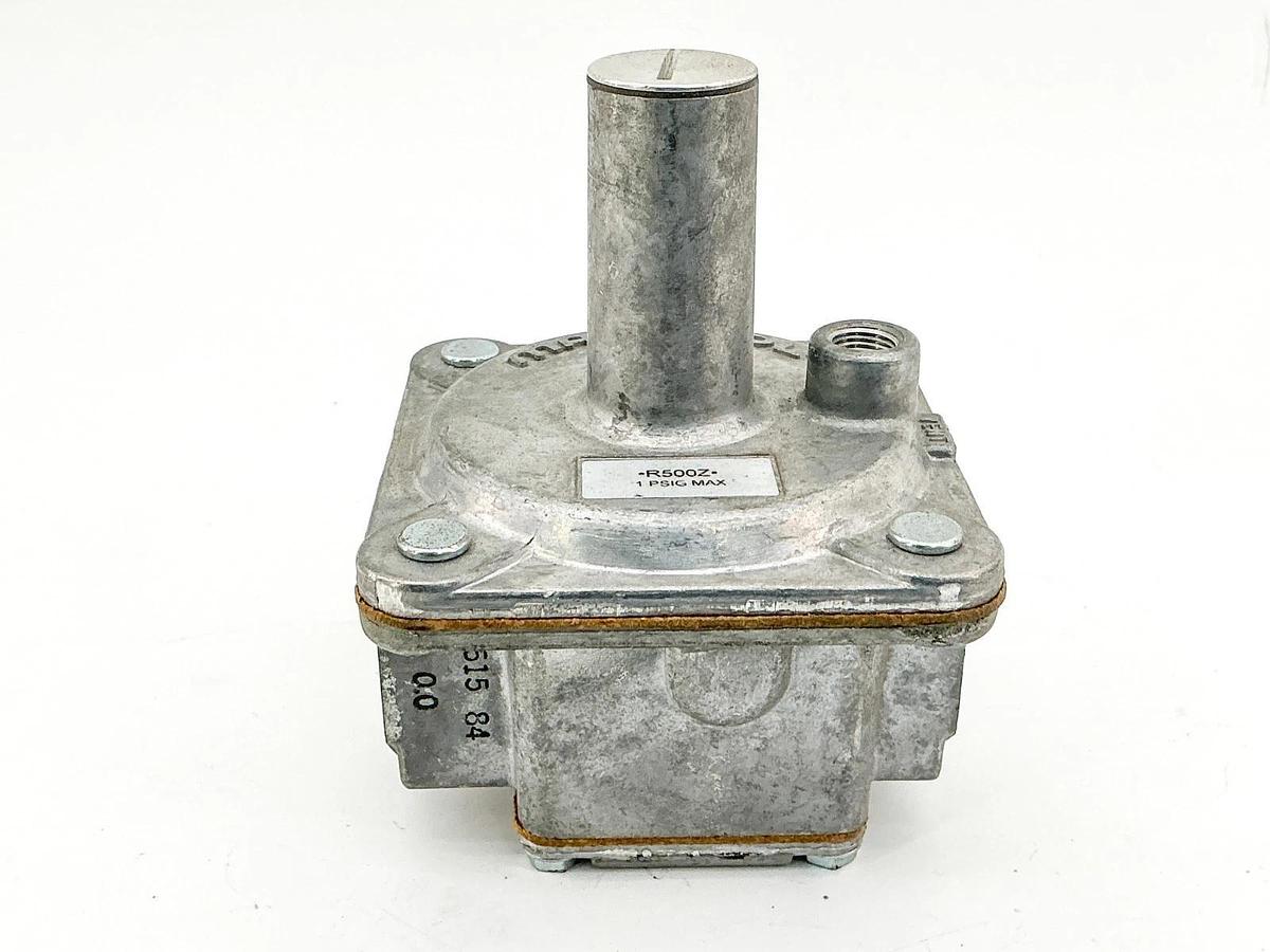New Maxitrol R500Z Gas Regulator 1 PSIG 1/2NPT - No Box