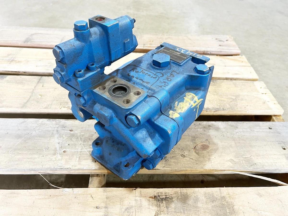 Used Vickers PVH57QIC-RF-1S-10-C25V-31 Hydraulic Piston Pump