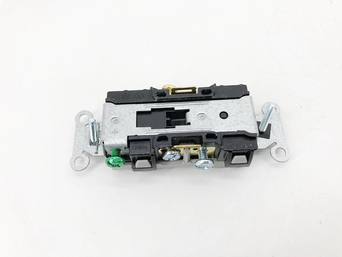 Box of 5 New Hubbell CR20GRY Duplex Receptacles 20A 125V Gray