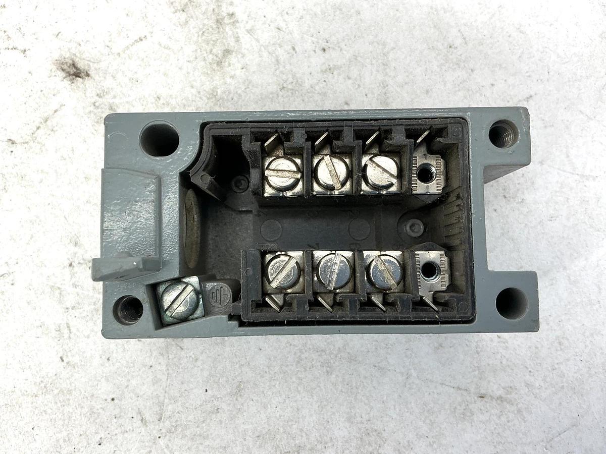 Used Lot of 5 Cutler-Hammer E50RB Series A1 Receptacle