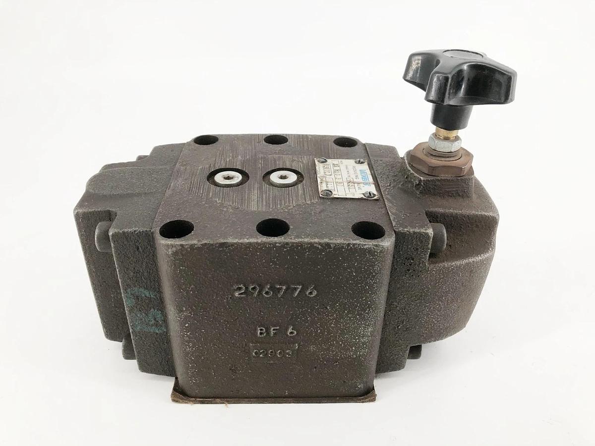 New Vickers XG-H-10-3-30 Reducing Valve 2850psi 630017 - No Box