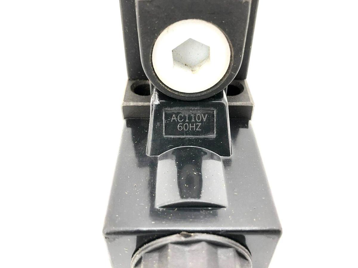 New Canimex DSG-2B2-01-A110 Directional Valve 110VAC 60Hz