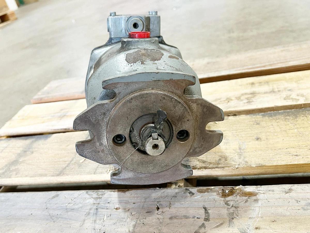 Used Hartmann PVX233-BKAKB-20FL/-TQXXXX Oil Pump 2.0 Displacement 5000PSI 3300RMP #74
