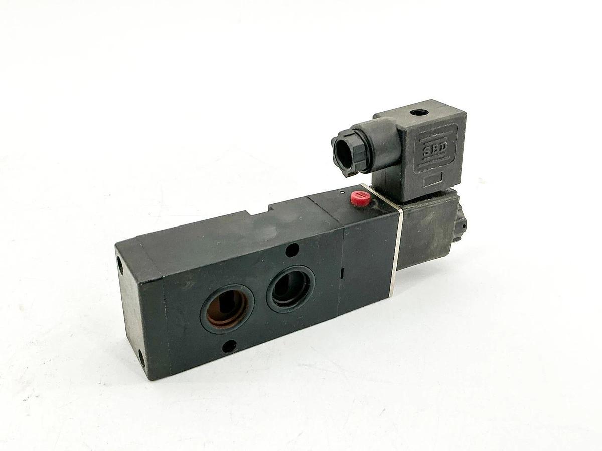 New DynaQuip 145855.01 Solenoid Valve 110V 22-116PSI CV Value 1.40 - No Box