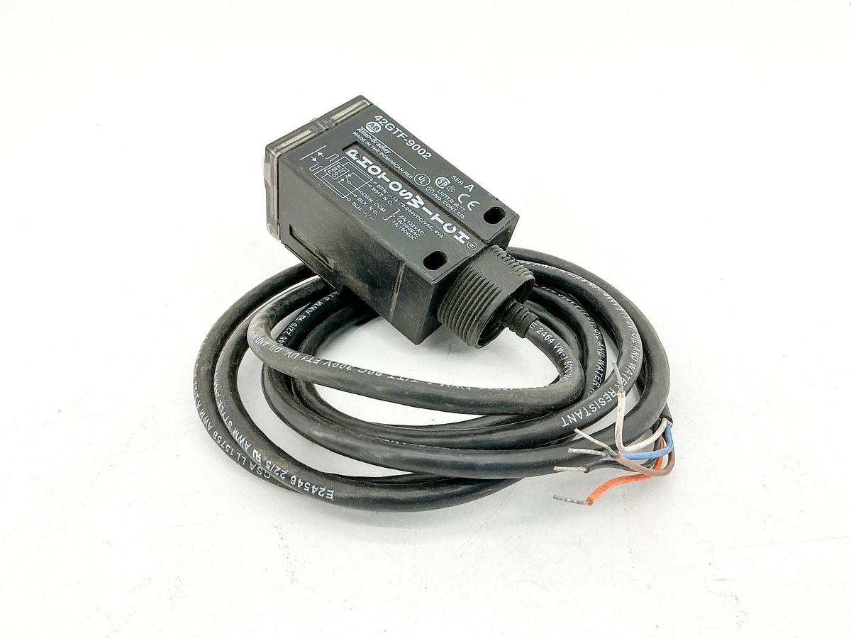 New Allen Bradley 42GTF-9002 Photoswitch Sensor 264VAC 2A Ser.A - No Box