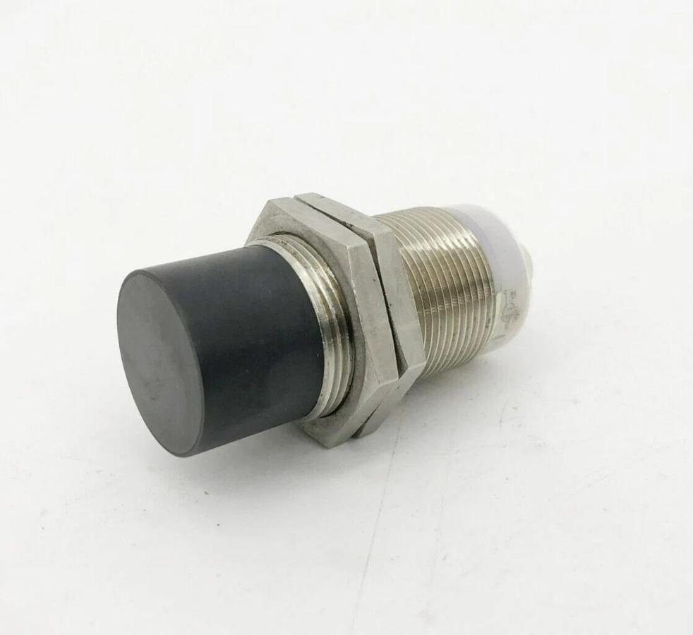 Used Eaton E59-F30C129D01-D1 Proximity Sensor 25mm Range 6-48VDC Series G3