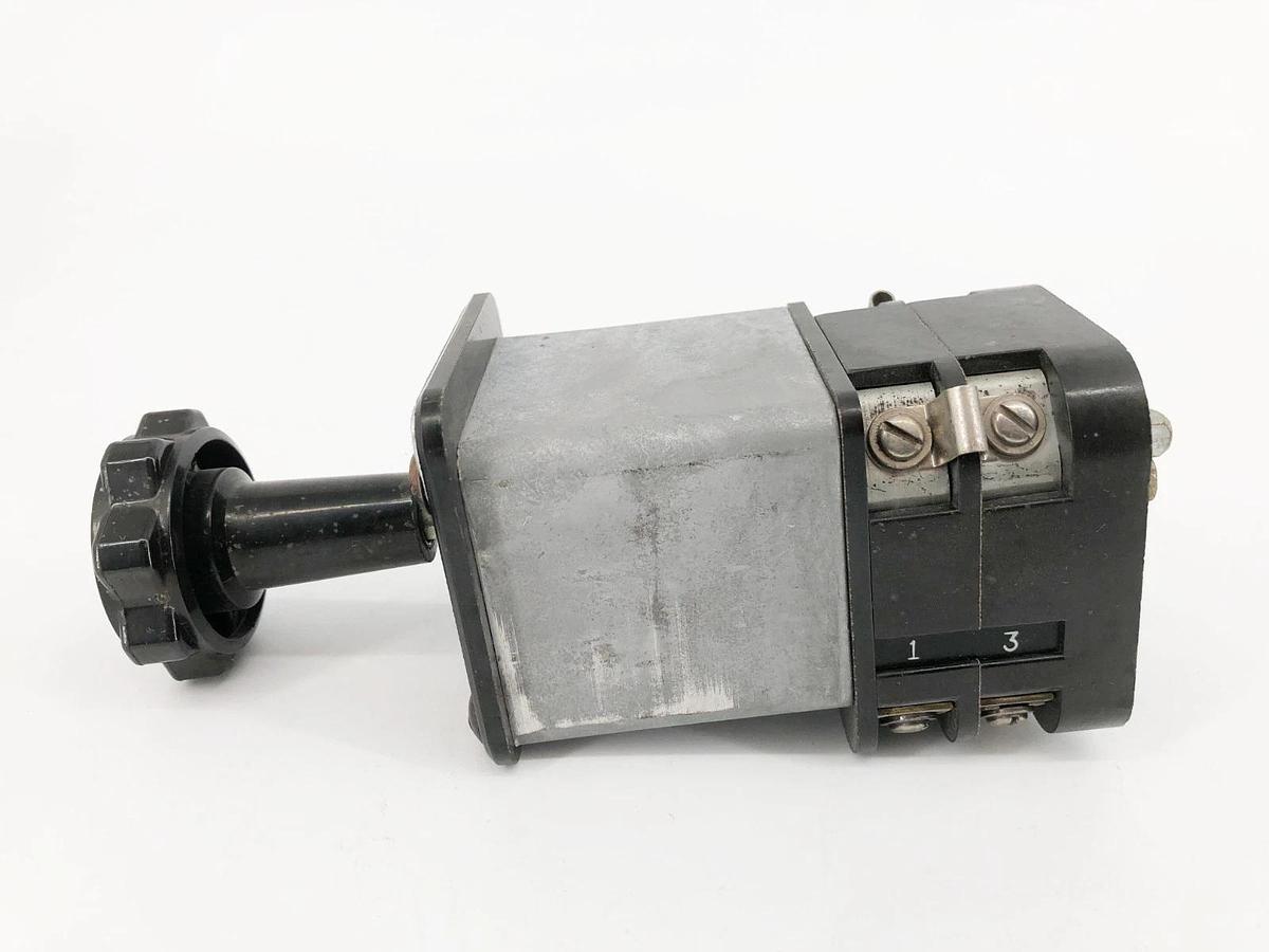 New General Electric SBM 10AA004 Voltmeter Cam Switch 4-Position - No Box