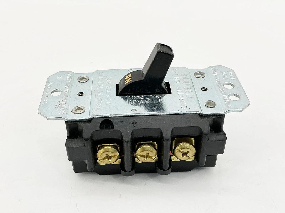 Hubbell HB7810D Manual Motor Disconnect Switch 3P 30A 600V