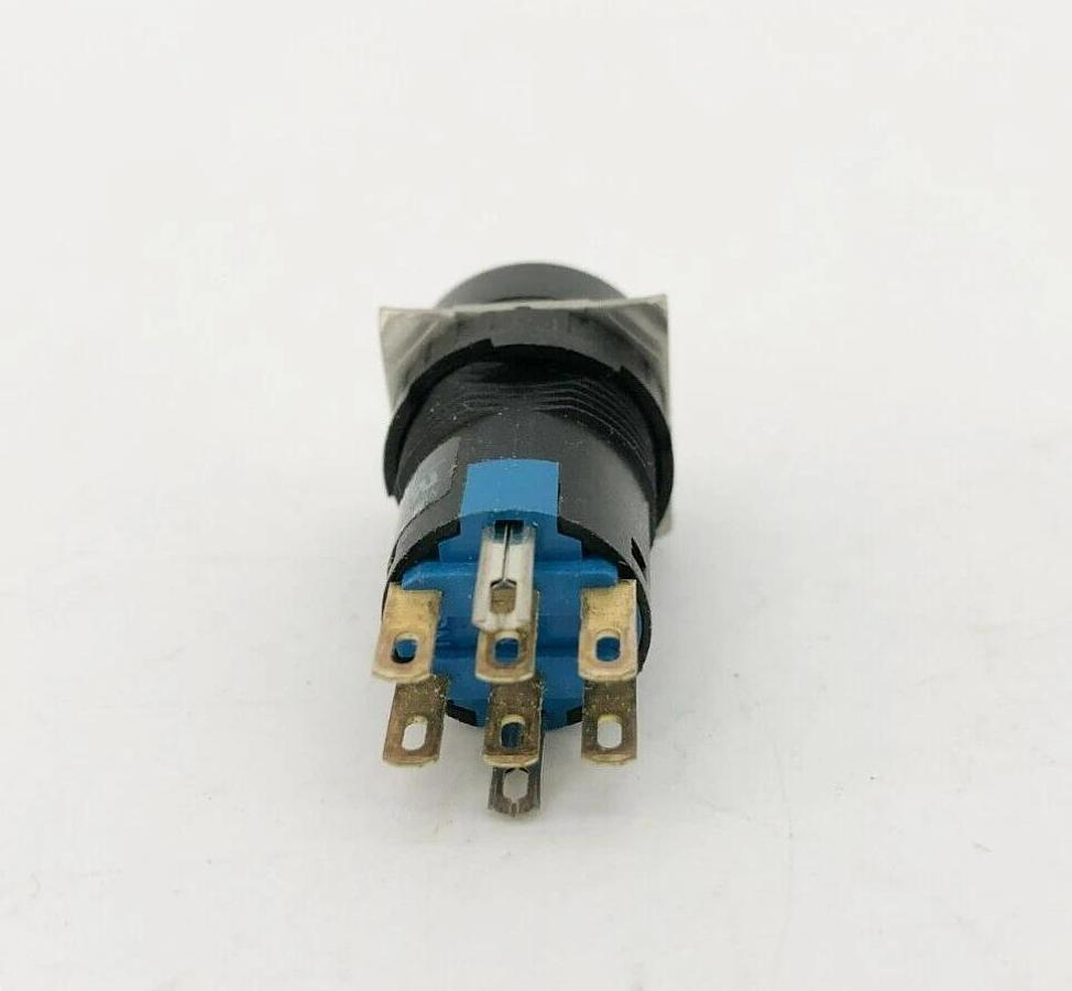 Lot of 2 New IDEC AL6M-M200 Switch Actuators N.O./N.C. DPDT 16mm Round