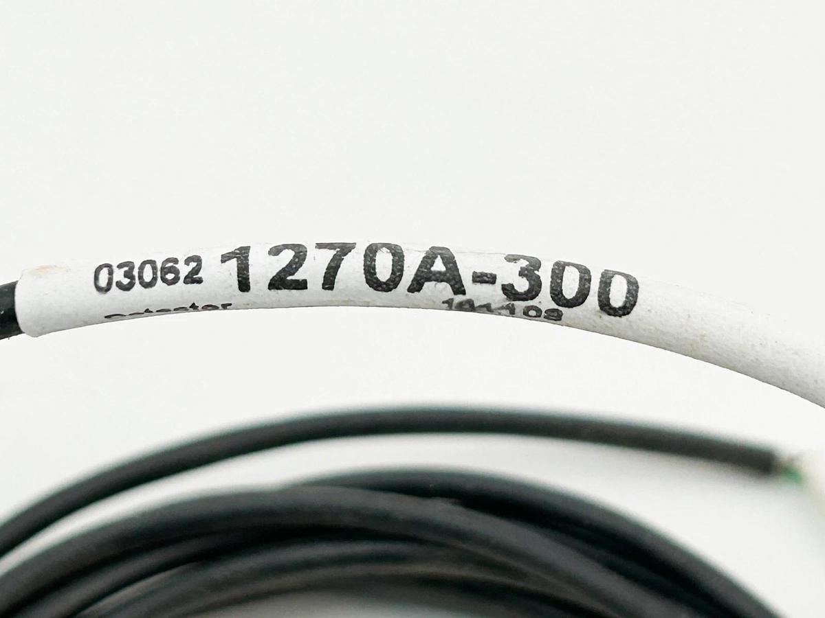 New Cutler Hammer 1270A-300 Photoelectric Sensor 9' Series 70