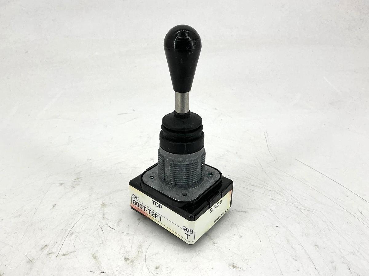 New Allen Bradley 800T-T2F1 Ser T Toggle Switch 2-Way Left/Right Type 4 & 13