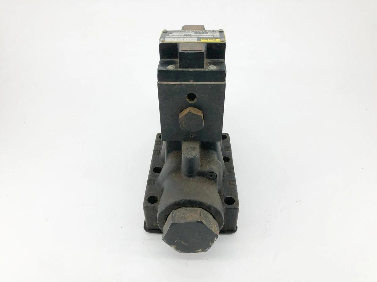 Used Parker D63W1B45Y 34 Directional Control Valve 120/60-110/50 .72-.75A 3000psi Max