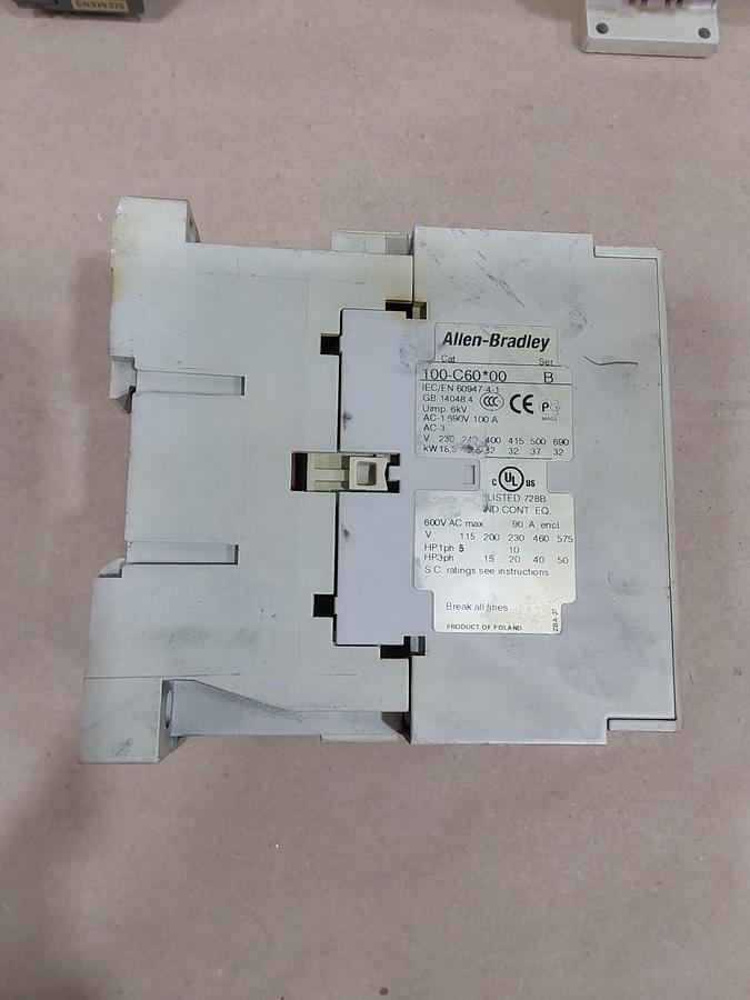 New Lot of 2 Allen Bradley 800E-3X10 Contact Block 690V 10A Ser.A - No Box
