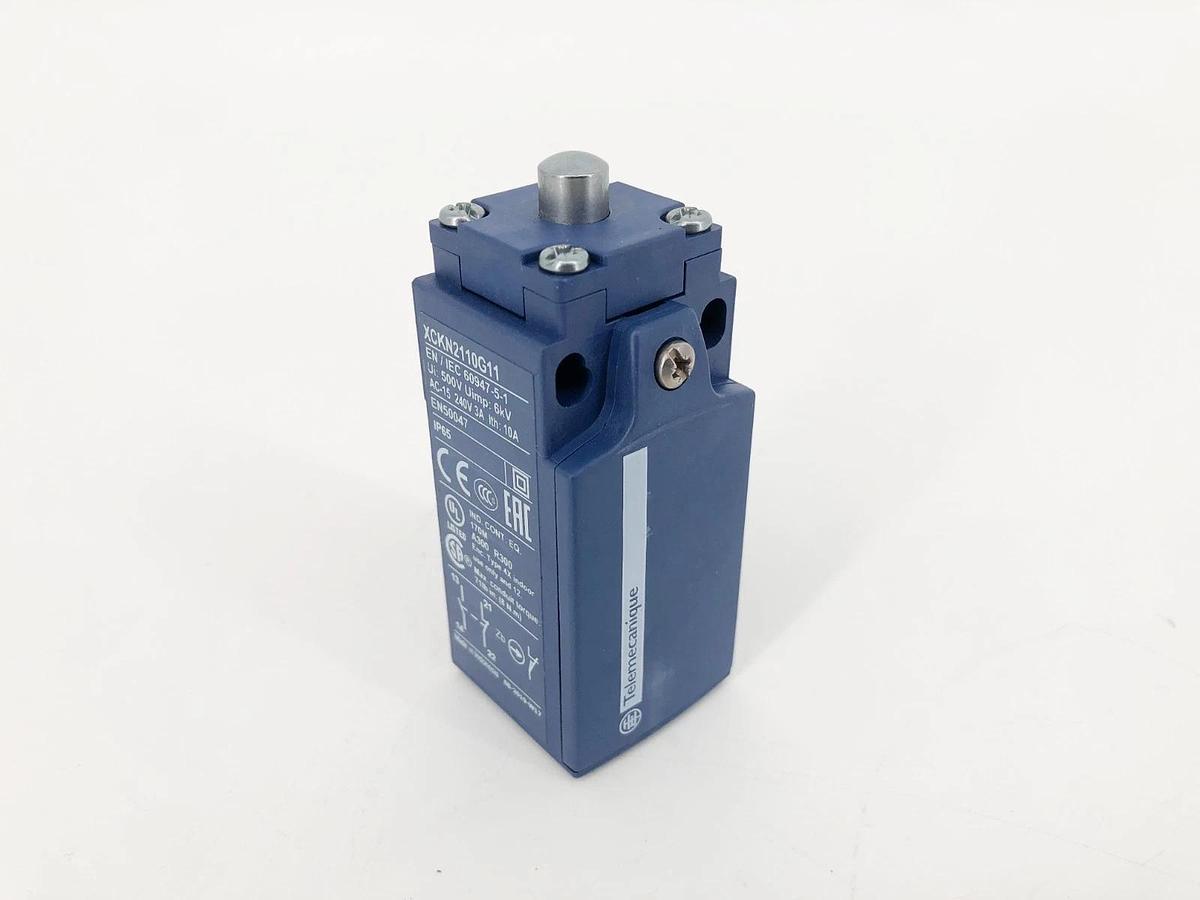 New Telemecanique XCKN2110G11 Limit Switch AC-15 240V 3A Ith: 10A - No Box