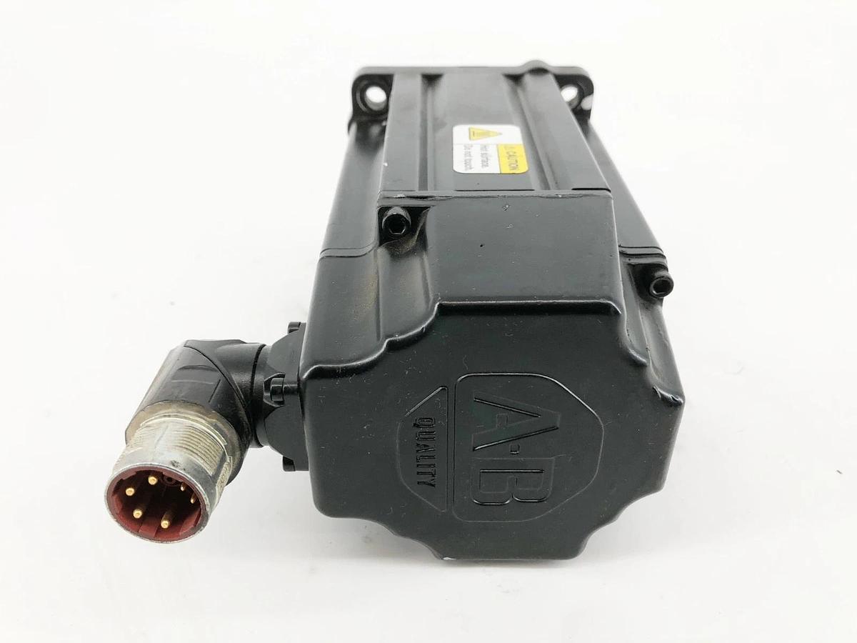 New Allen Bradley VPL-B1002E-PJ12AA Ser. A Servo Motor 480V 3PH 3300rpm - No Box