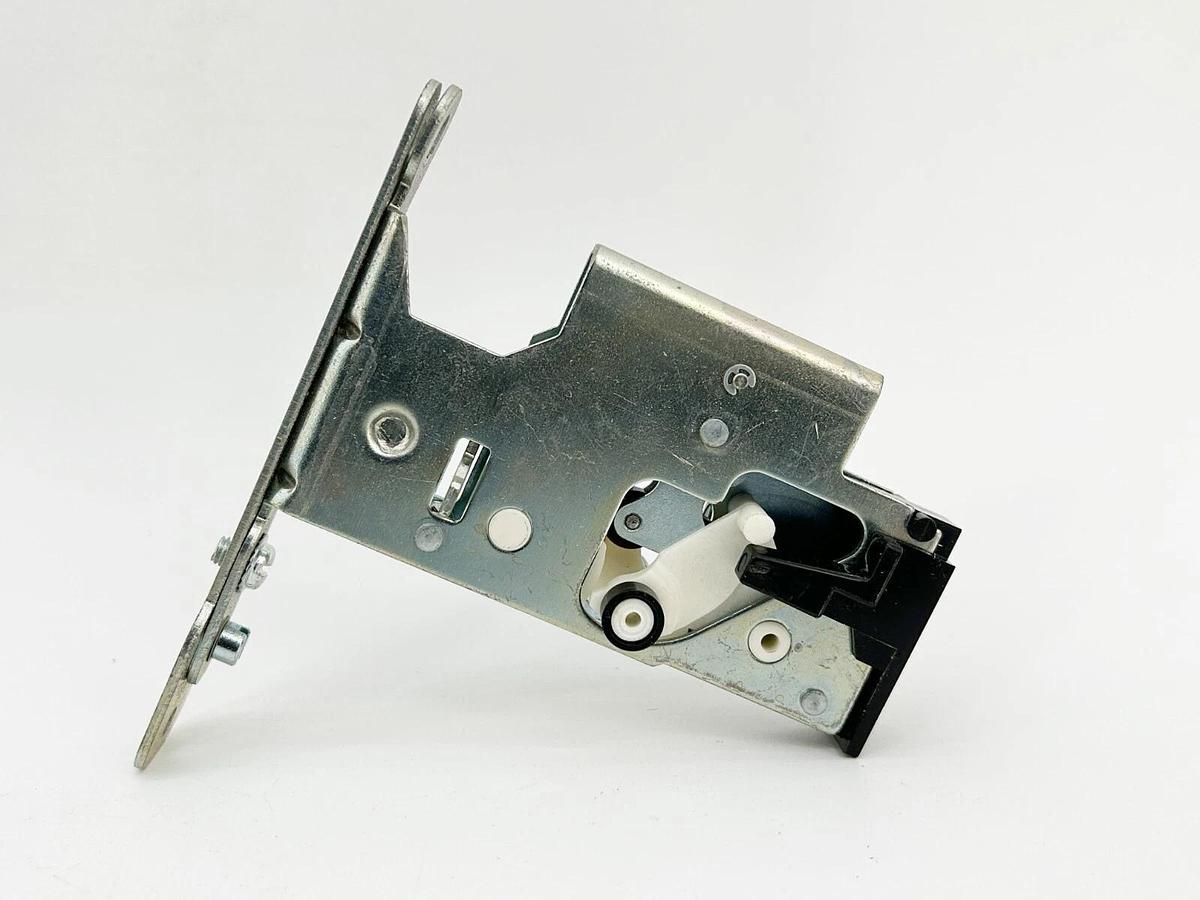 New Allen Bradley 40410-341-51 Mechanical Interlock for Starter For Sizes 0-3