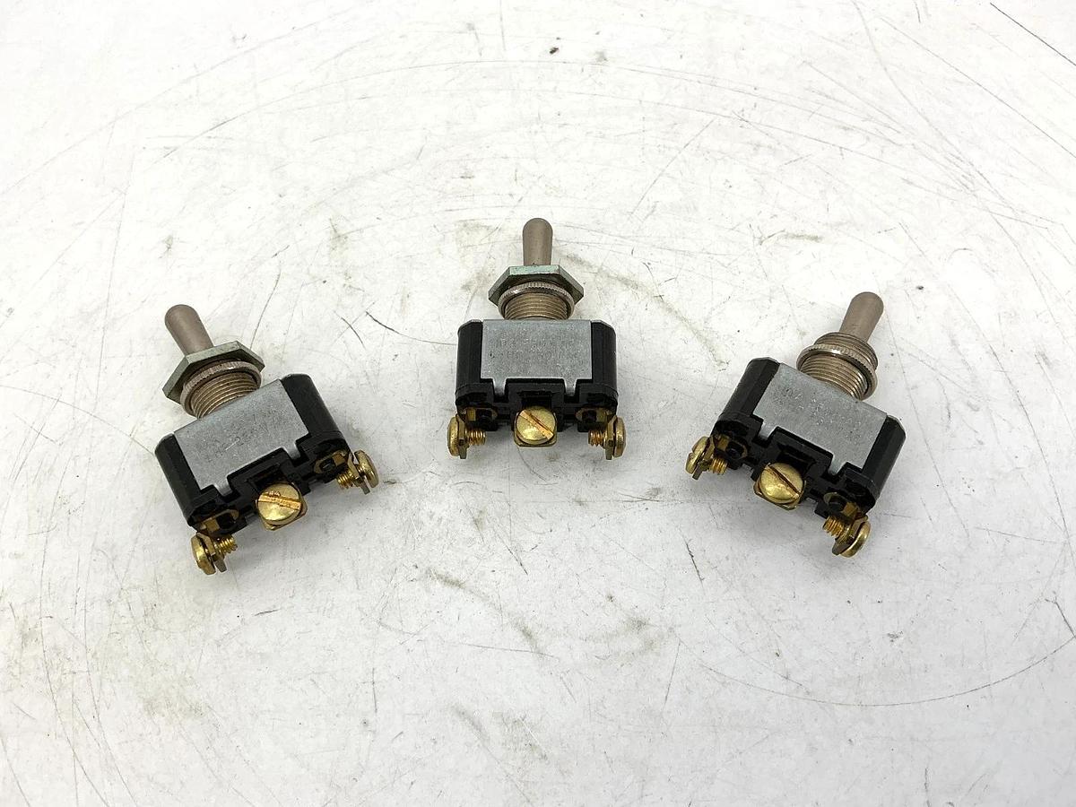 Used Lot of 3 Cuter-Hammer E10T115FS Ser E10 Toggle Switch 1-Pole 1/2HP 10A 250VAC