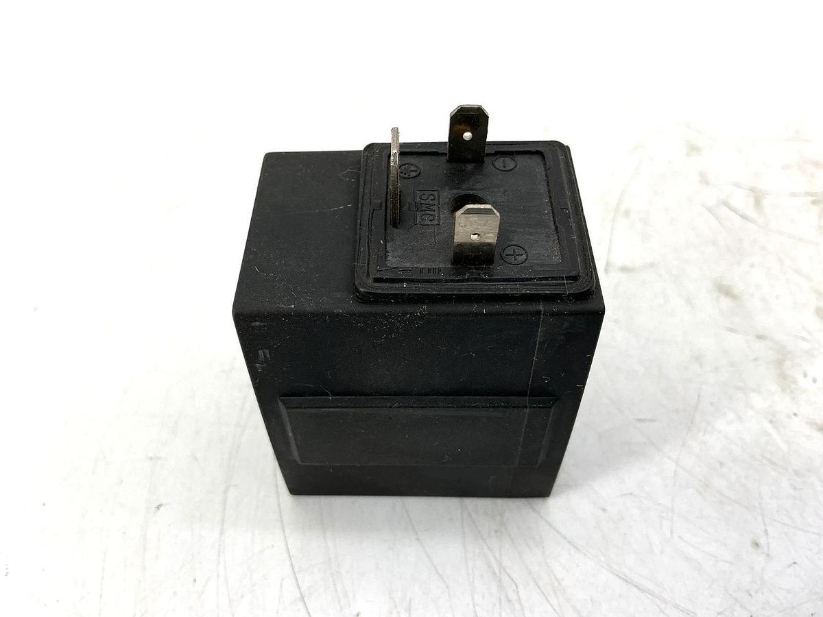 Used SMC VX2220 Solenoid Valve Plug-In 3-Pin Air-0~2MPa Water-0~1.7MPa LTOil-0~1.2MPa