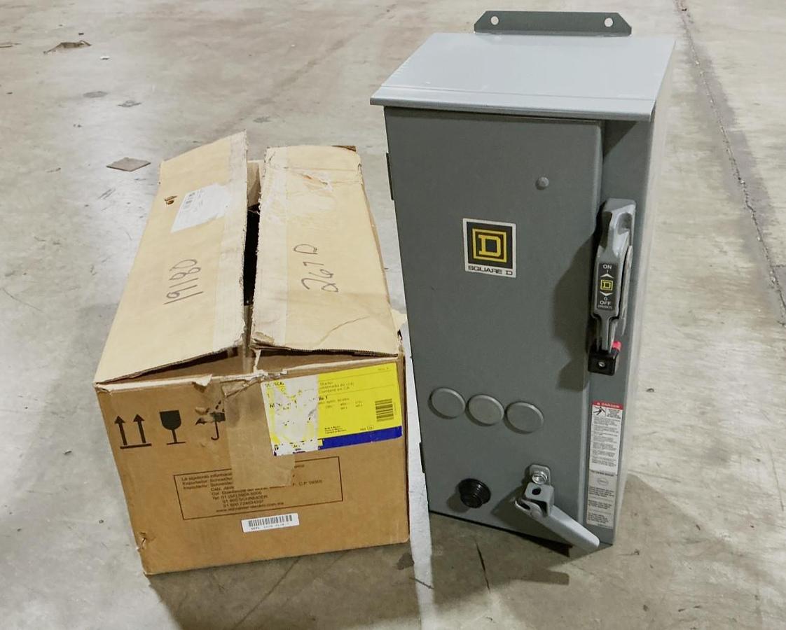New Square D 8538SCA24V02S Combo Starter 600V 27A NEMA 1