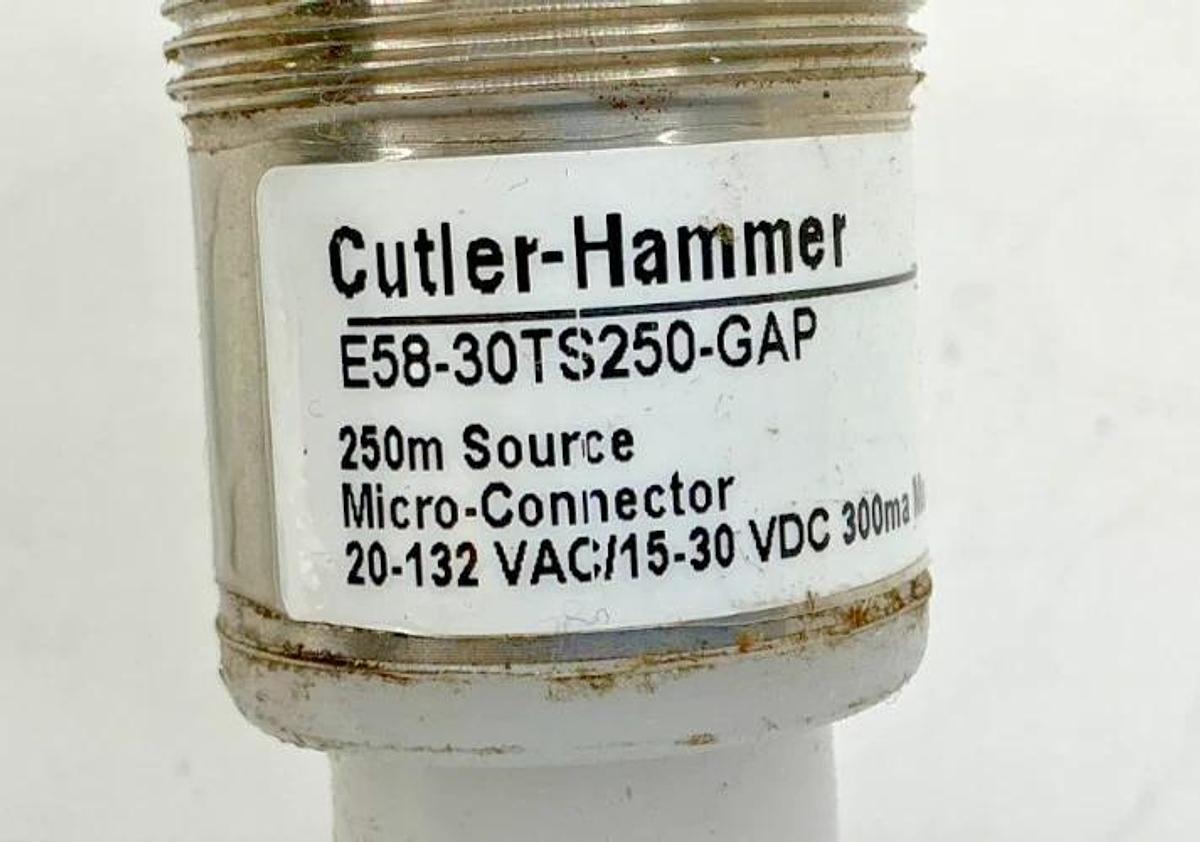 New Eaton E58-30TS250-GAP Ser A2 Photoelectric Sensor 4-Pin Range-250m 20-132VAC