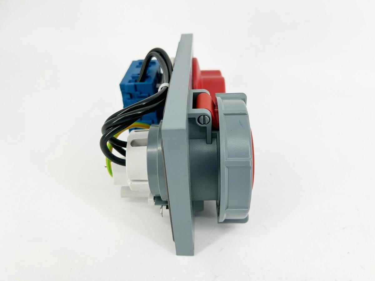 New Mennekes ME430PMI7 Switched & Interlocked Receptacle 30A 4W 480VAC - No Box