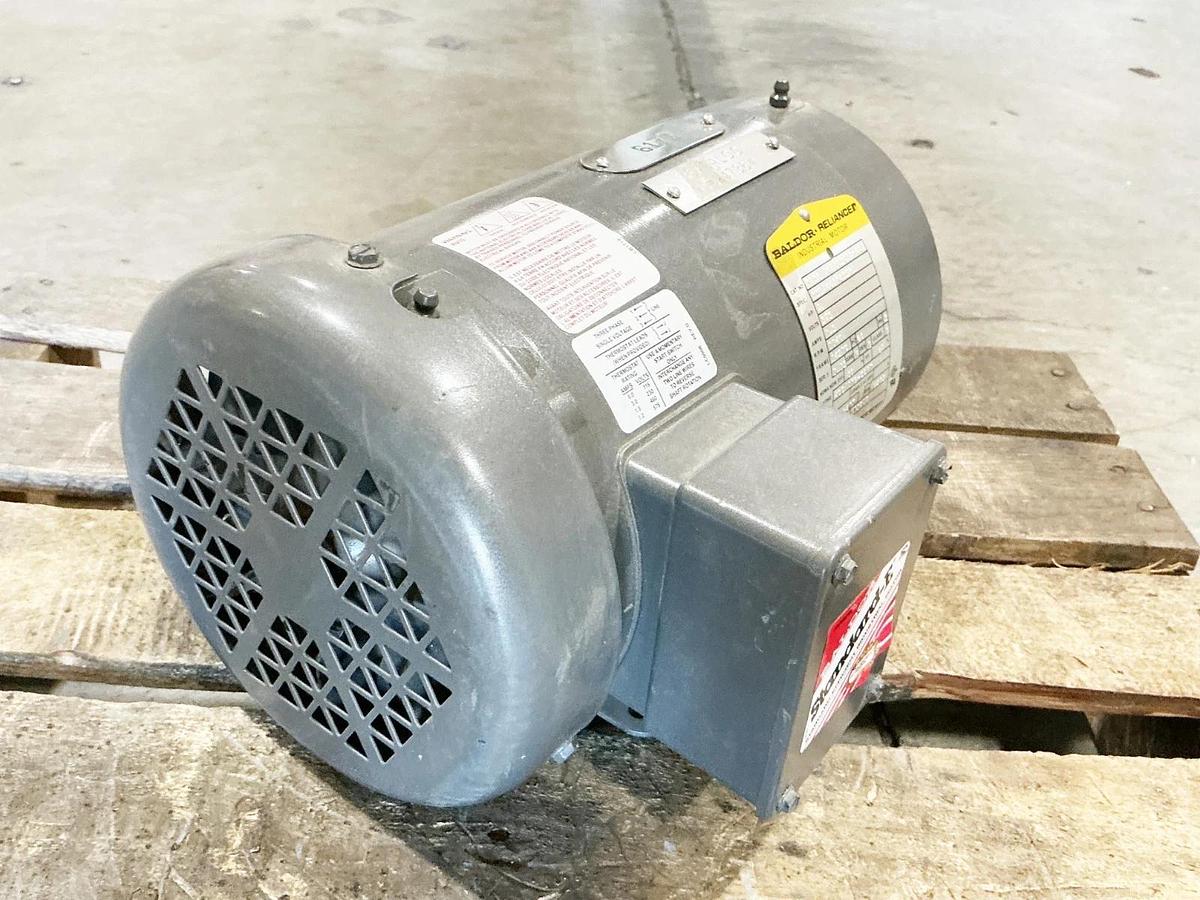 New Baldor M13B 101803051-001 Electric Motor 1HP 575V 1.5A 1140RPM 60Hz 3PH 2473