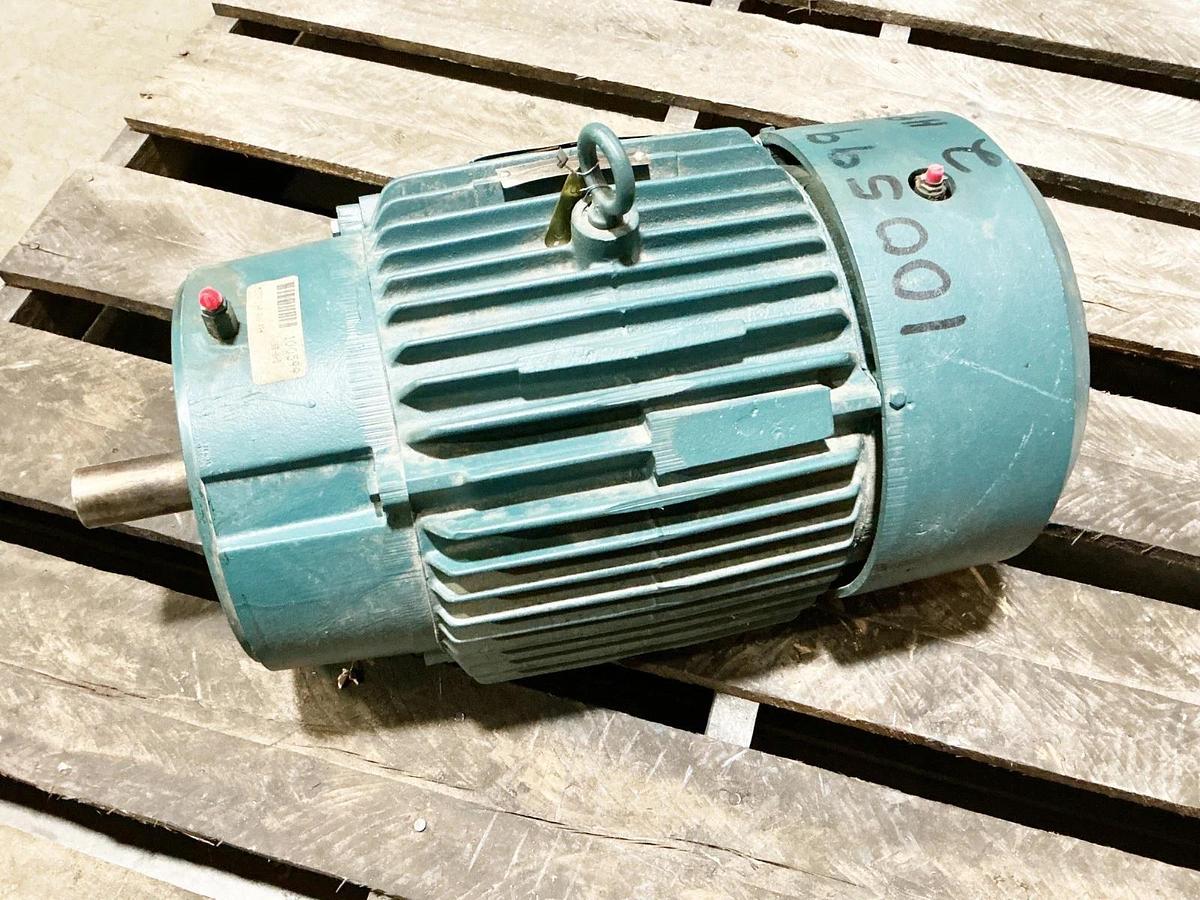 Used Reliance 1YAB86481A1 Electric Motor 2HP 575V 2.56A 865RPM 210TC Frame