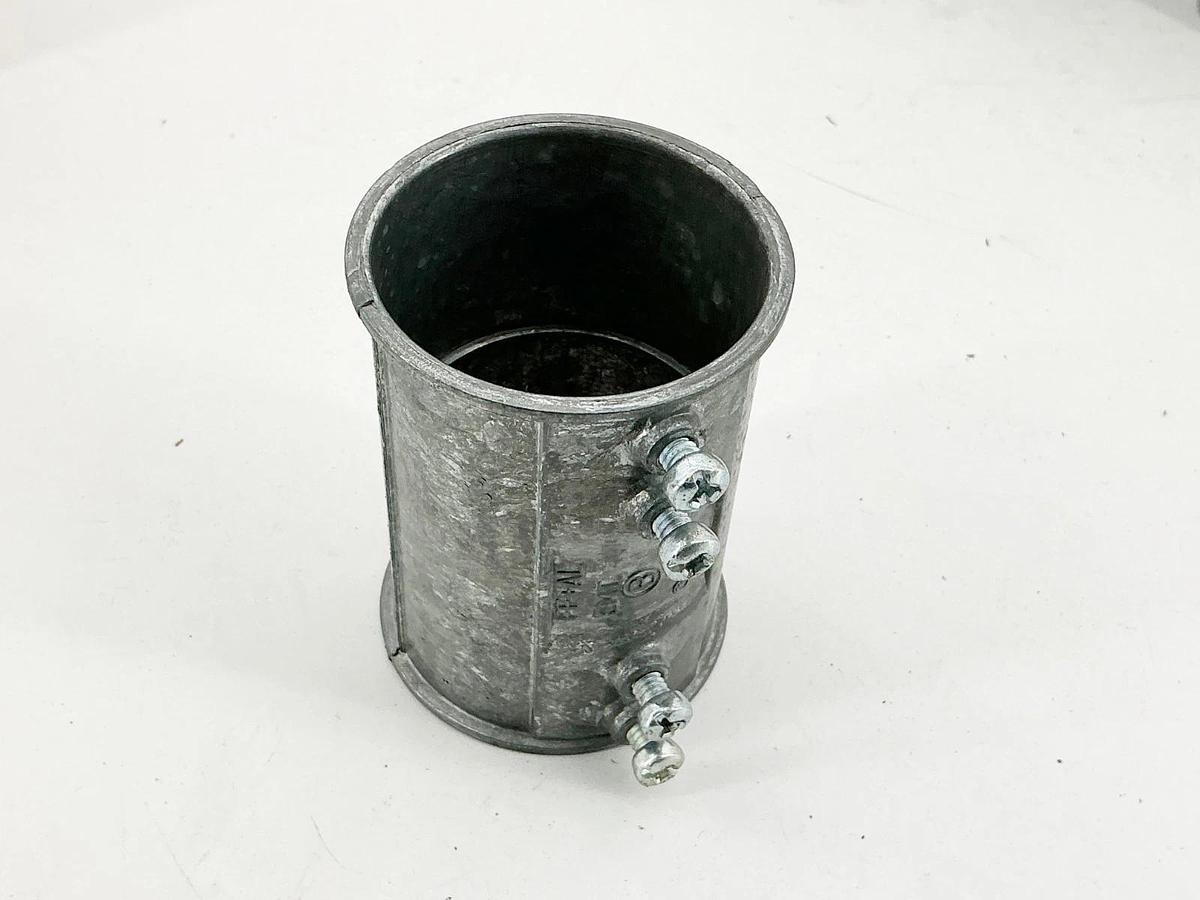 New Box of 10 Bridgeport 245-DC3 EMT Coupling 2" Set Screw Type No.3