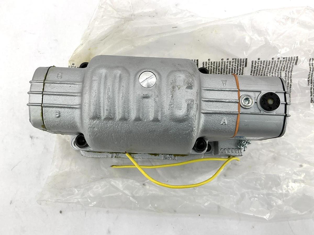 New Mac Valves 1321G-111D-15 Solenoid Valve 4/2-Way Sub base 3/4inch Fem NPTF