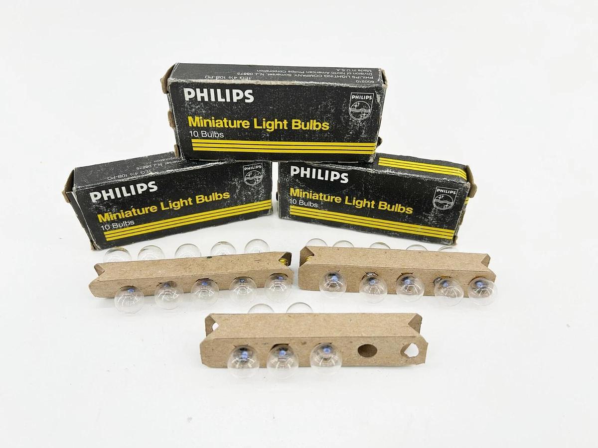 New Lot of 25 Philips 502 Miniature Light Bulbs 5.IV .15A