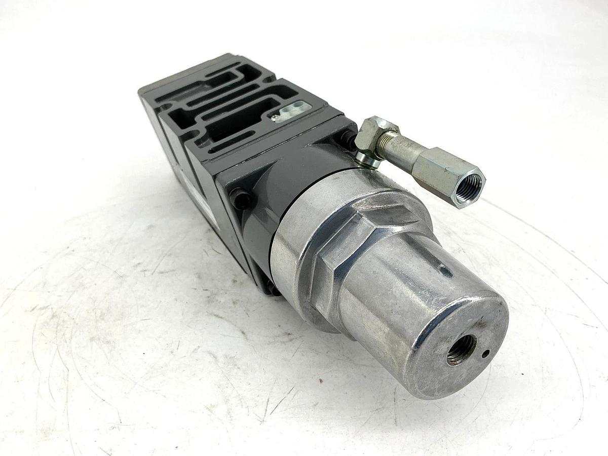New Numatics 554RD100JP16P00 Pneumatic Regulator 10-130PSIG 1/2"NPTF - No Box