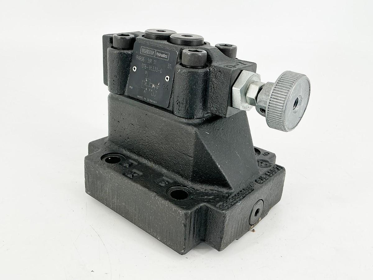 New Denison R4R06-591-11-016-95330-0 Pressure Relief Valve S16-95428-0 - No Box