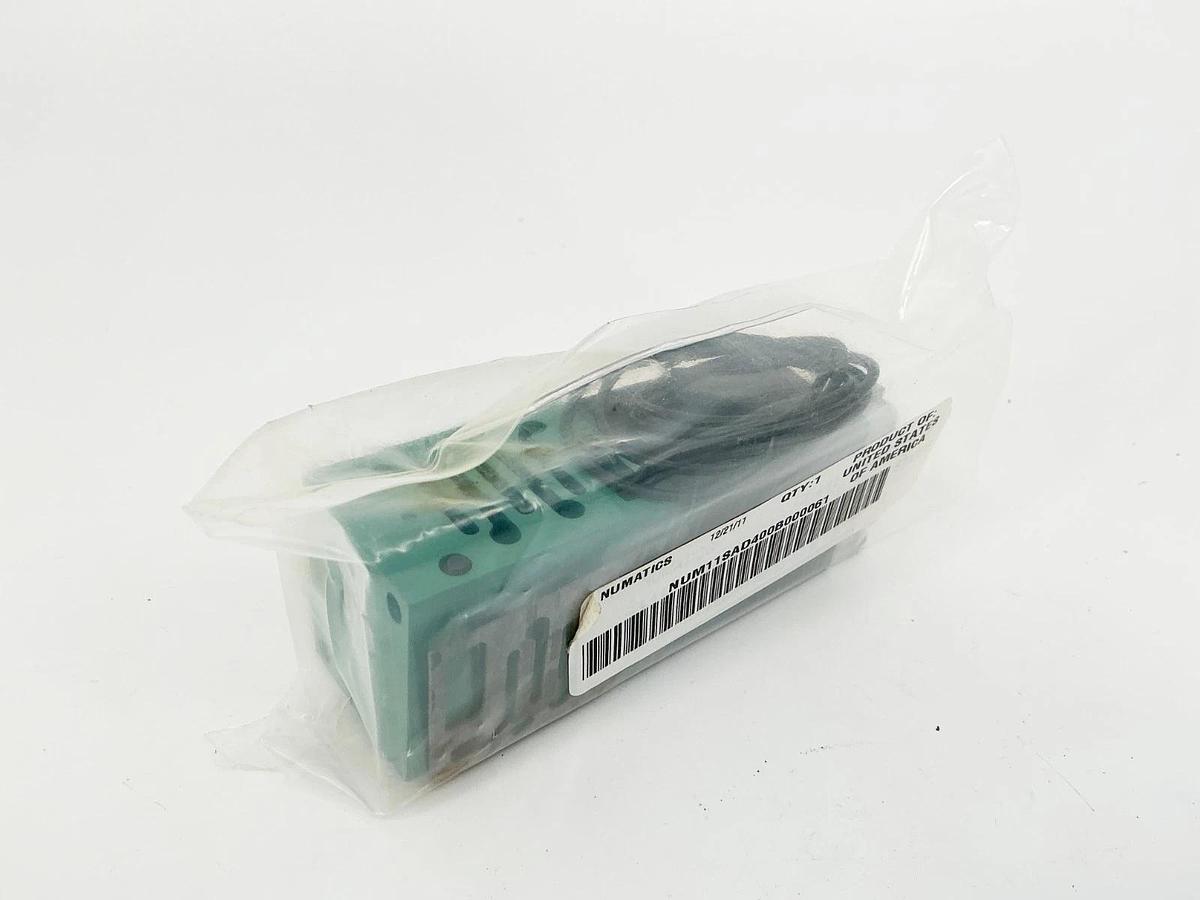 New Numatics 11SAD400B000061 Solenoid Valve 150PSIG -10F-115F 24VDC 6.3W