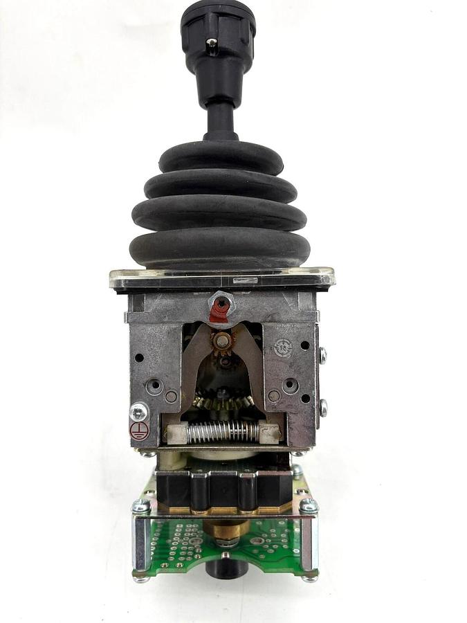 New J.R. Merritt Controls VNSOEA-14031 2-Axis Joystick Spring Returns to Center
