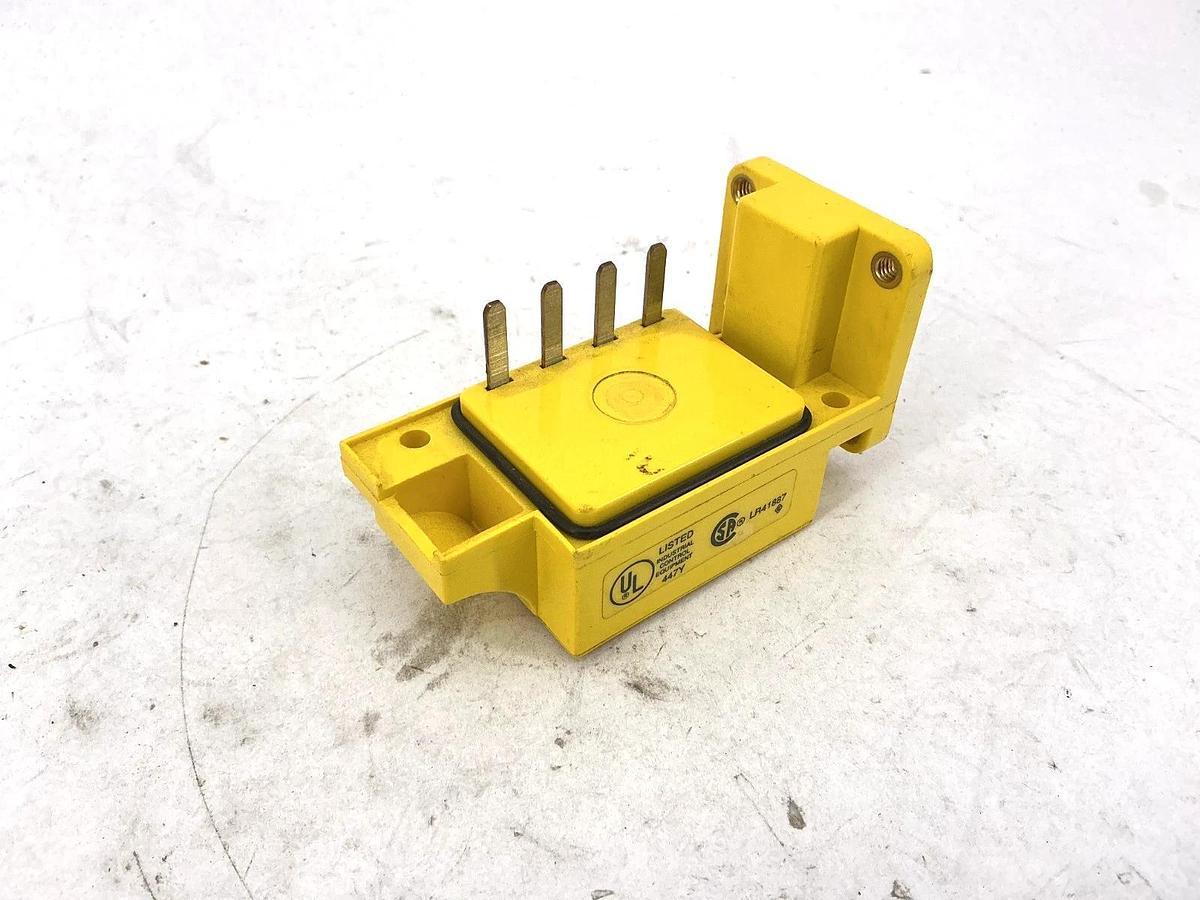 Used Banner Engineering RPBT Maxi-Beam Power Block Photoelec Sensor 4P 10/30VDC 25643