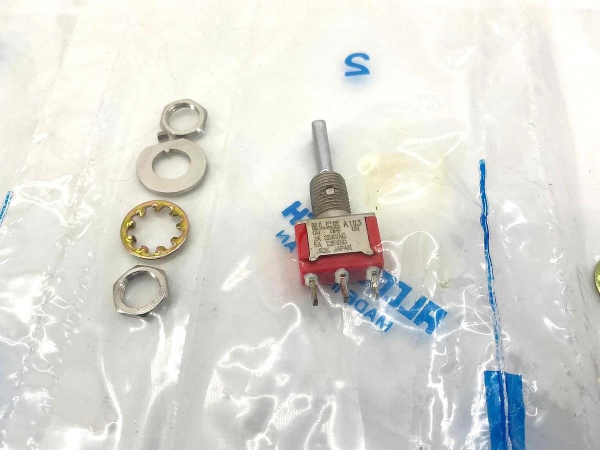 Lot of 5 New Alcoswitch A103P3YZQ Gemini Ser Toggle Switch 3-Pin 3-Pos 5A 125V
