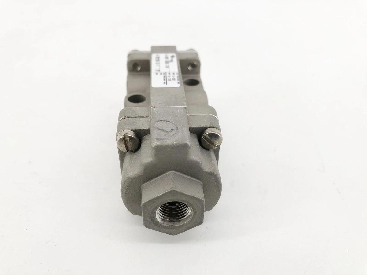 New Versa BSP-3308-316 Pneumatic Directional Valve Stainless Steel 3-Way 1/4"