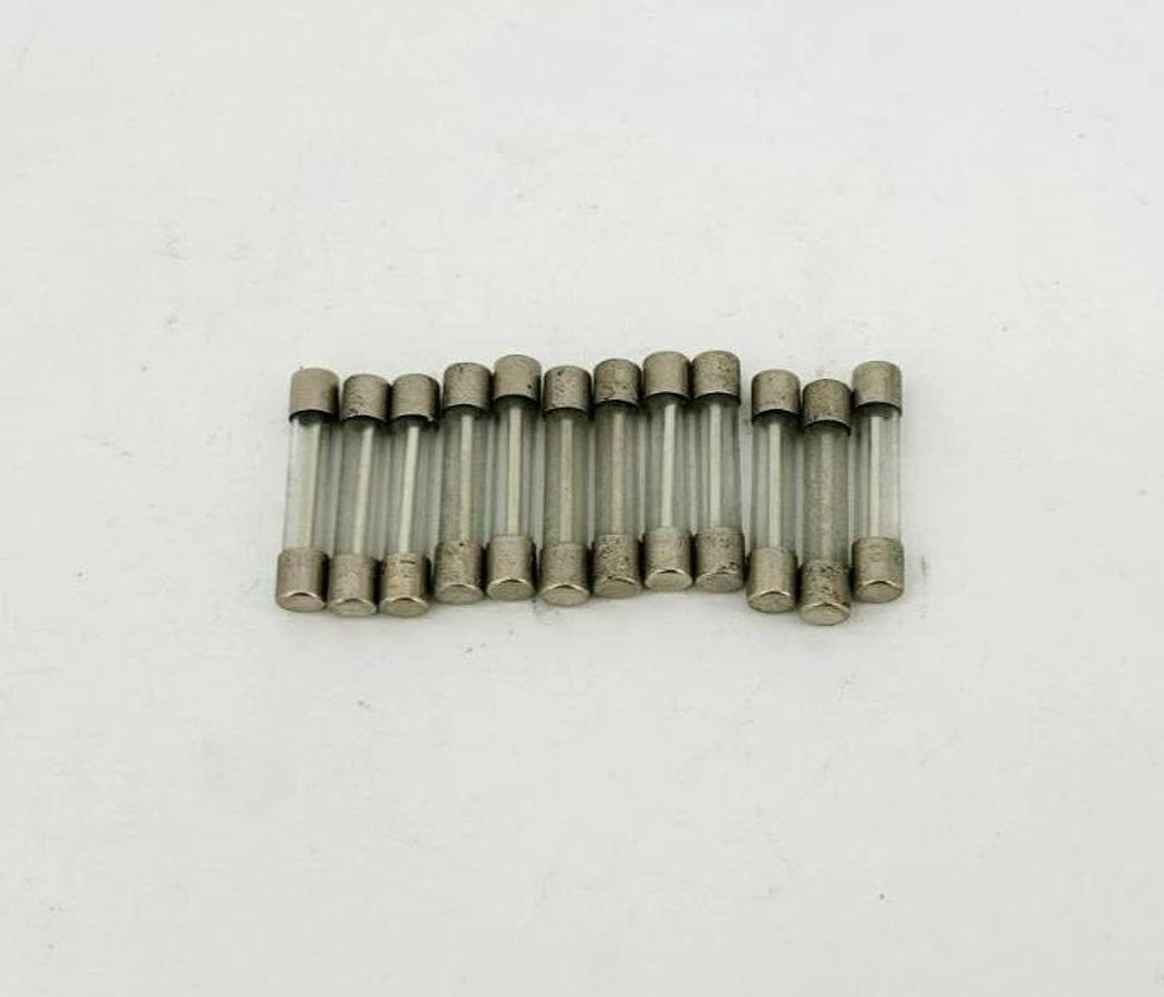 Lot of 12 New Littelfuse 313030P Fuses, 30A, 32V