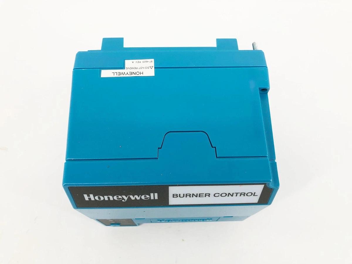 New Honeywell RM7823A1016 Primary Flame Switch w/ Dust Cover 120VAC - No Box