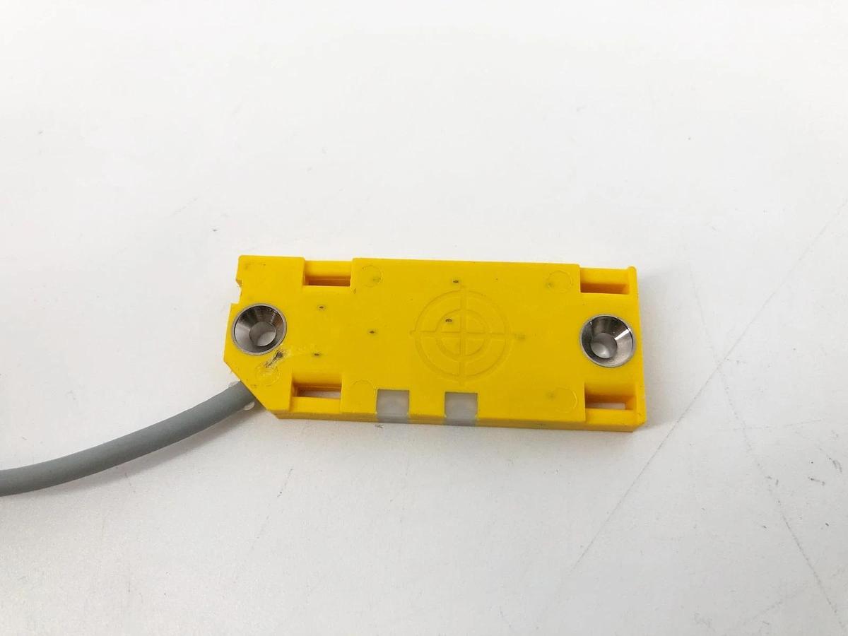 New Turck BC5-QF5,5-RP6X2/S250 Proximity Sensor 10-30VDC 2620127 - No Box