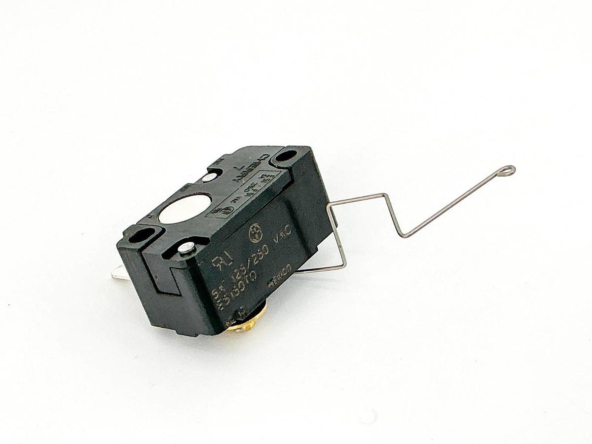 Used New Cherry E5150TO Micro Switch 125/250VAC 6A - No Box