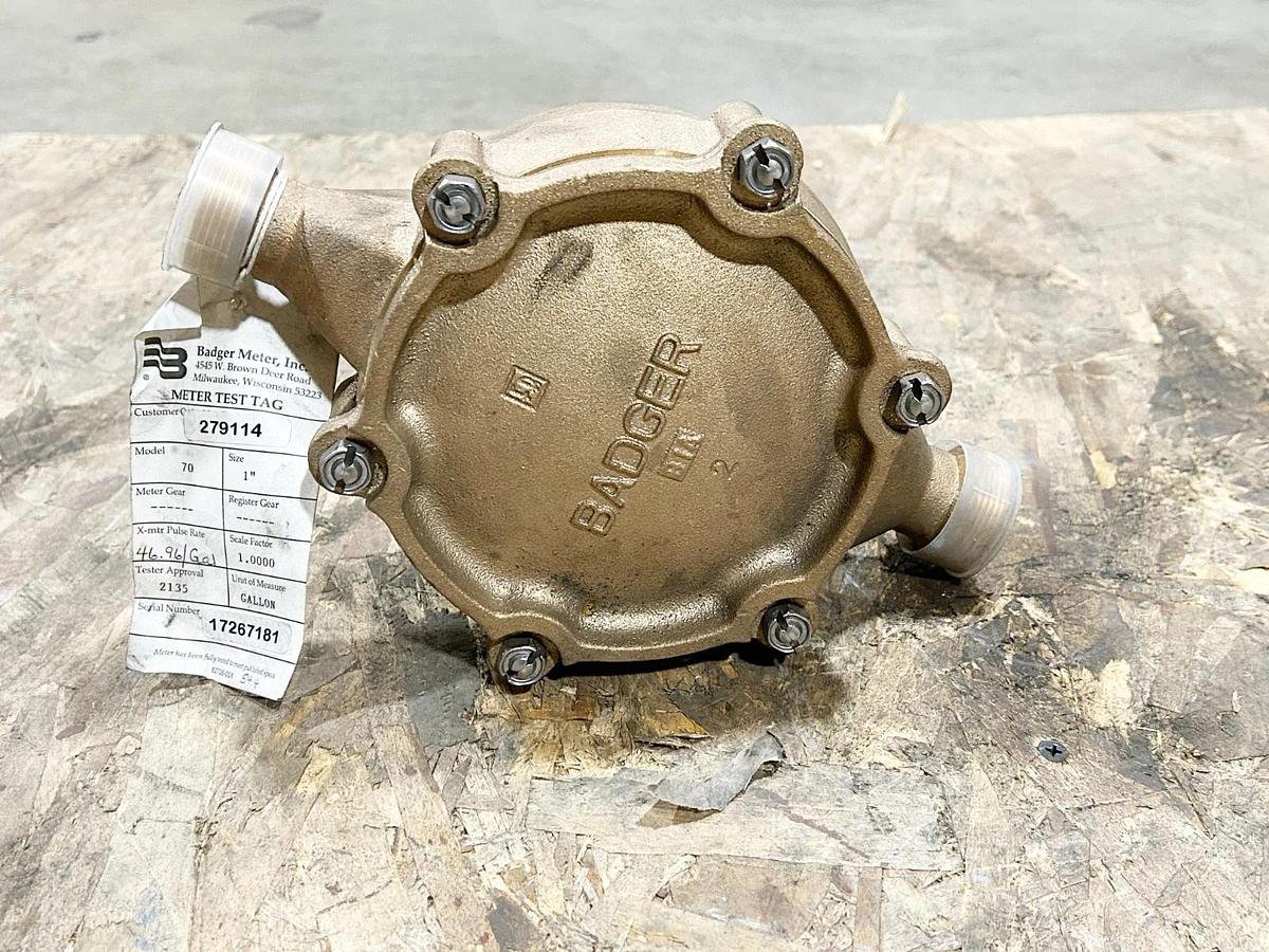 New Badger Meter XMTR Model PFT420 Flow Transmitter w/ Model 70 Valve Size 1"