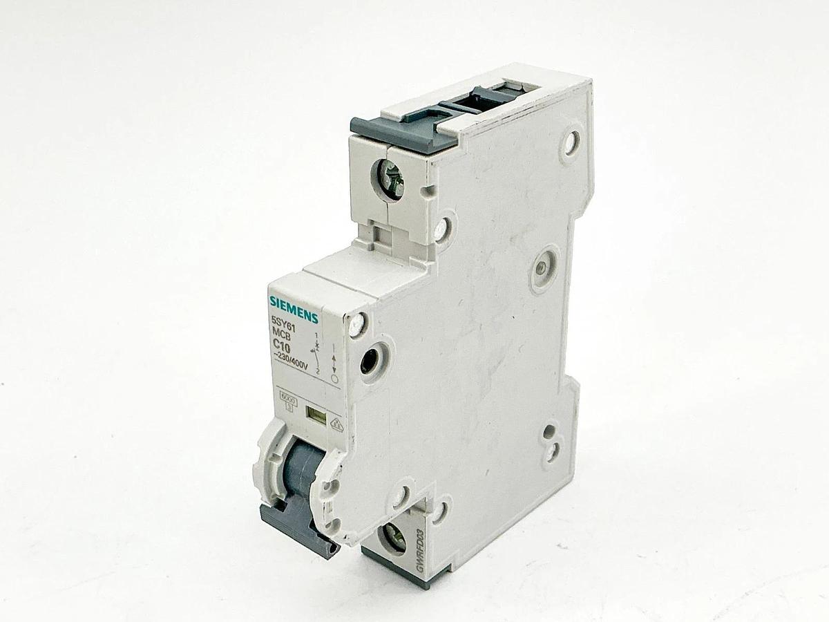 New Lot of 2 Siemens 5SY6110-7 230/400V 1P - No Box