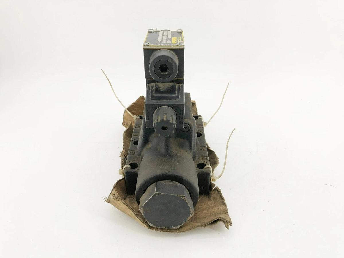 Used Parker D61VW4C4Y Directional Control Valve 110/120V 50/60Hz .48-.58A 3000psi