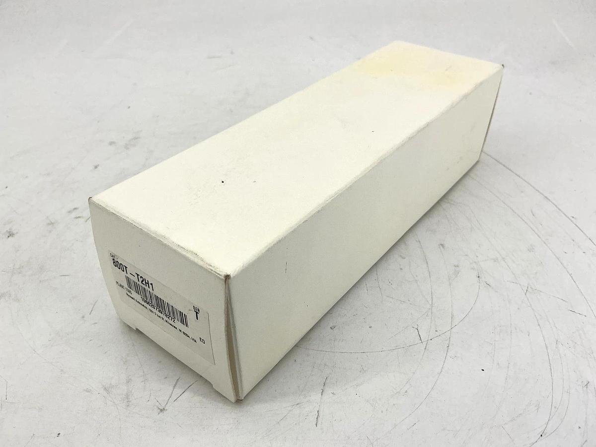 New Allen Bradley 800T-T2H1 Ser T Toggle Switch 2-Way Maintained Up/Down