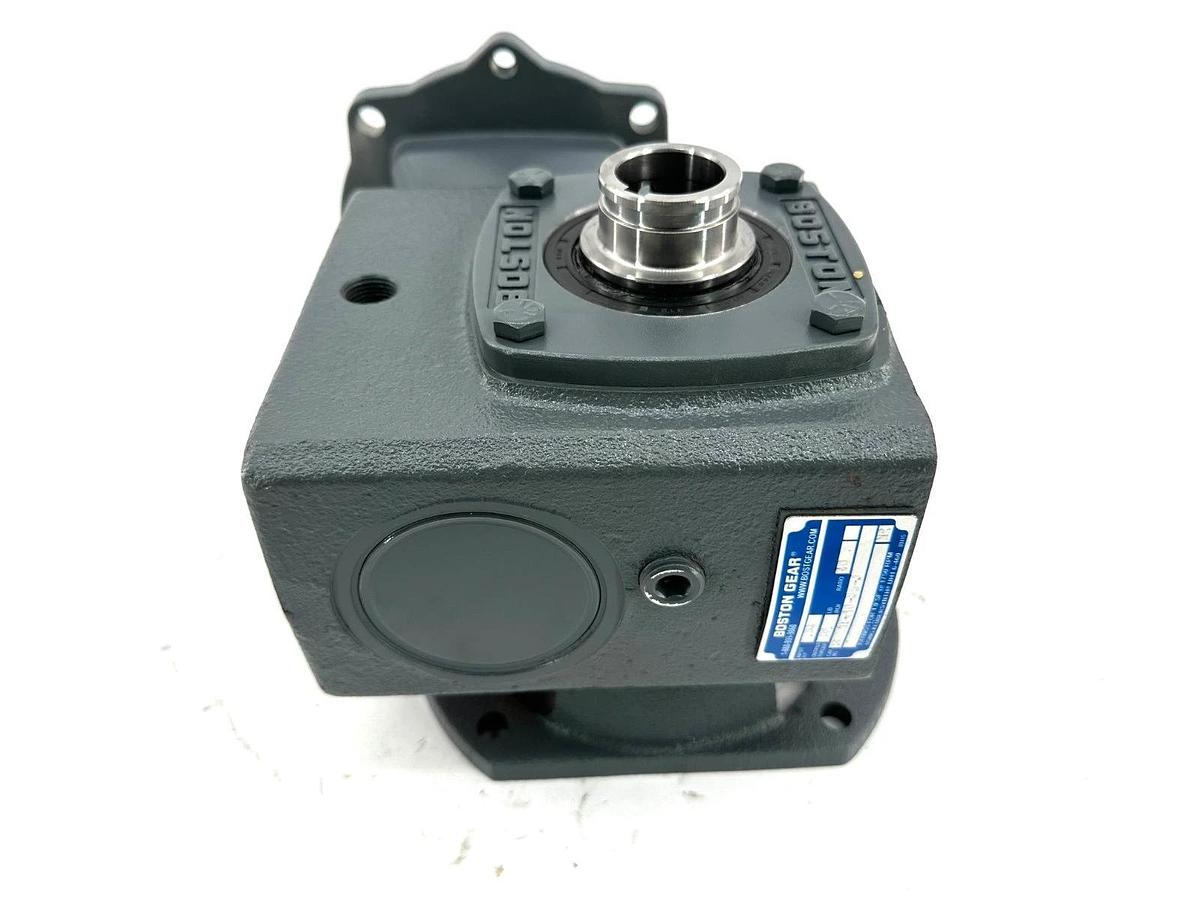 New Boston Gear SF721V-10-B5-J Worm Gear Speed Reducer 10:1 Ratio