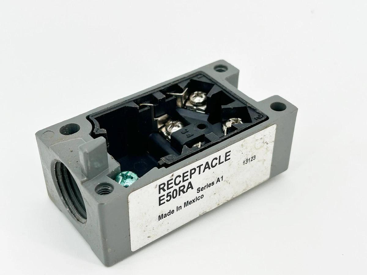 Used Lot of 3 Cutler Hammer E50RA Limit Switch Receptacle 5 Terminals