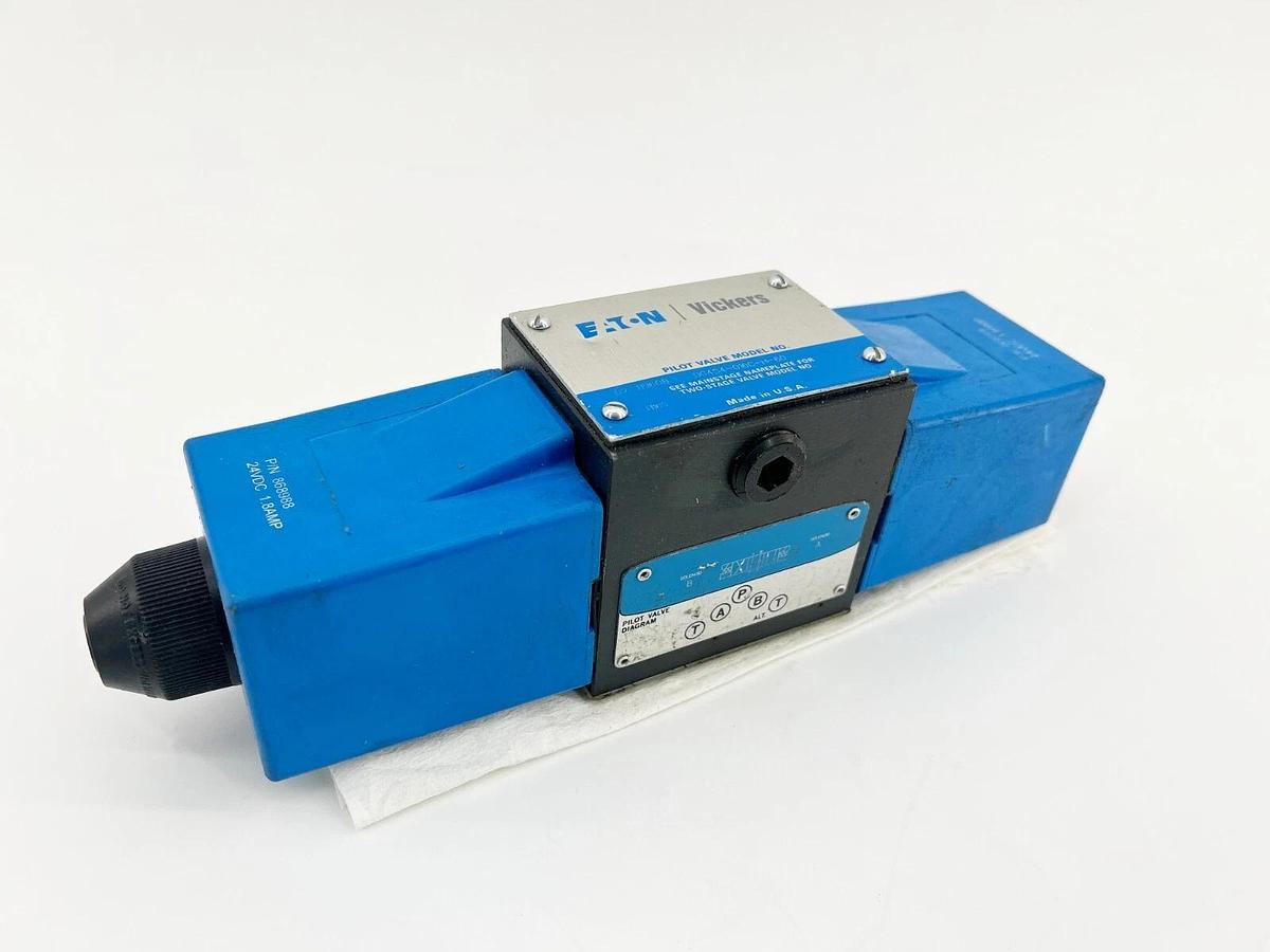 New Eaton Vickers DG4S4-016C-H-60 Directional Control Valve 24V coils - No Box